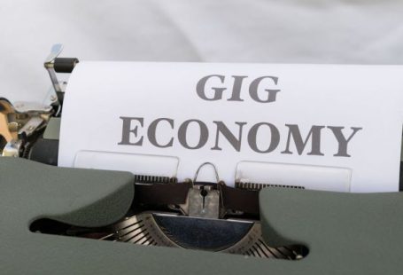 Gig Economy - A typewriter with the word gig economy on it